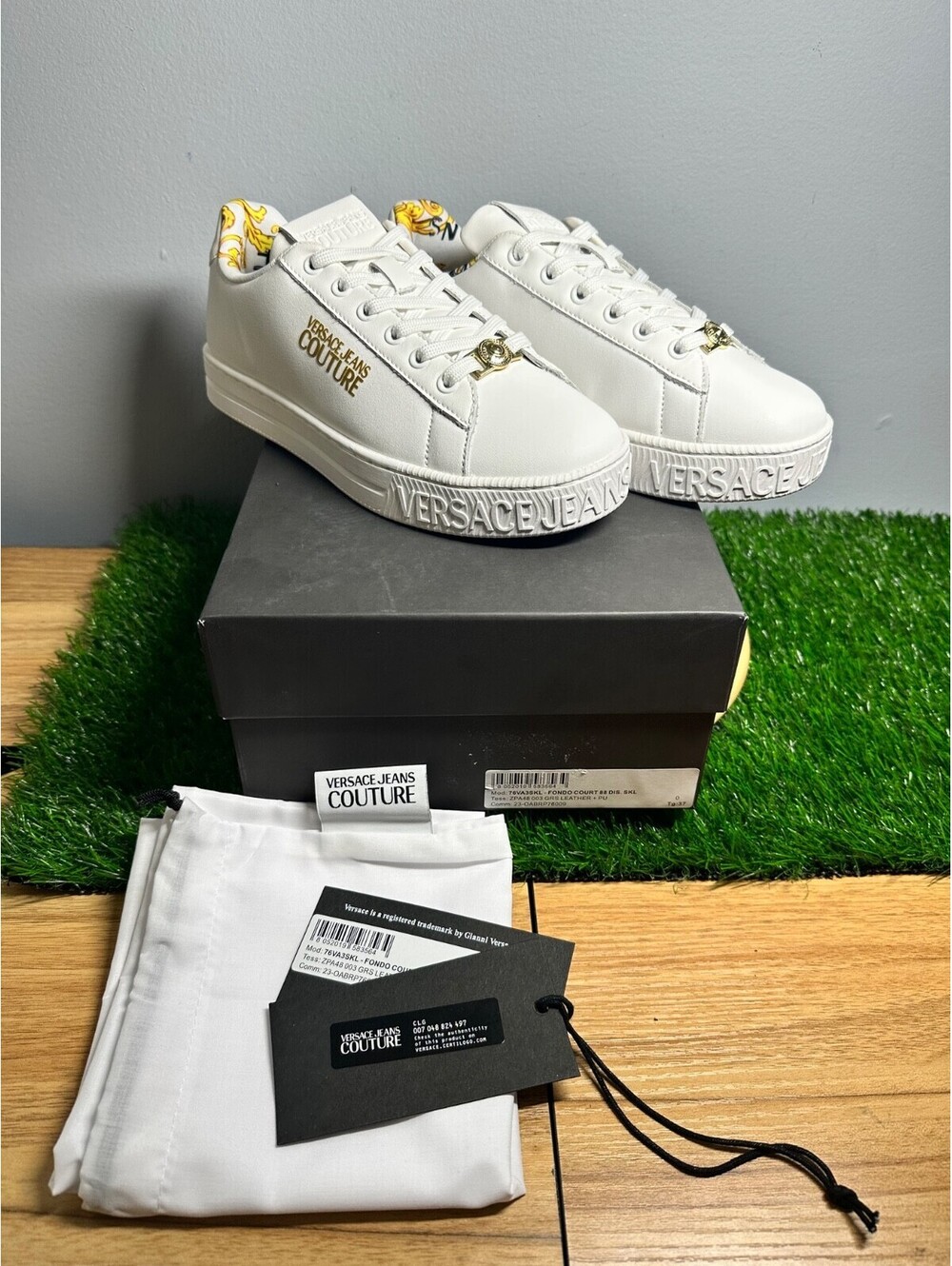 Versace Jeans Couture Women's White Flat Sneakers EU 37 US 5